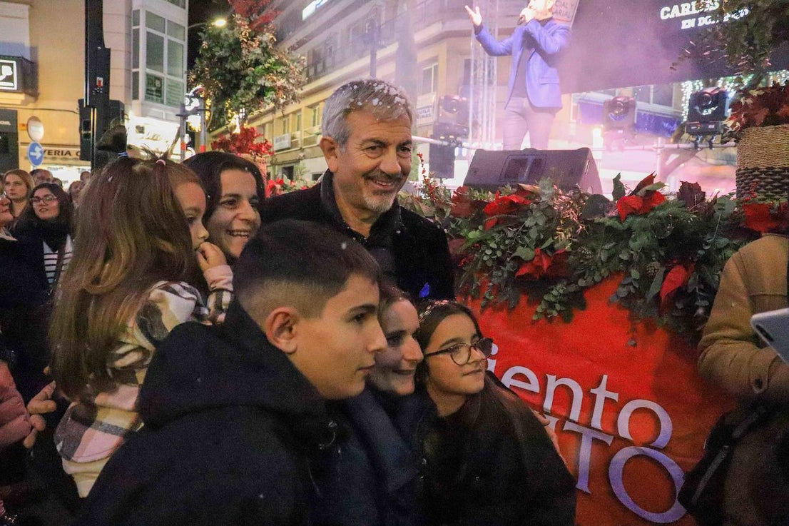 Carlos Sobera enciende la Navidad en Don Benito. 