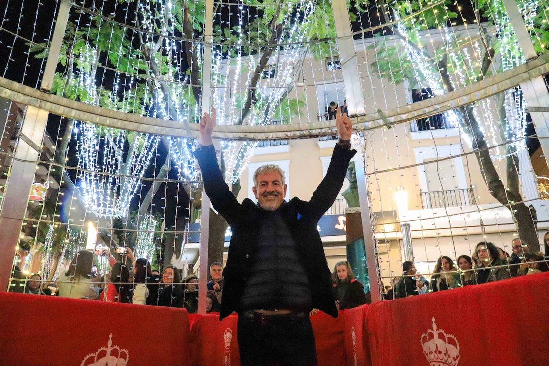 Carlos Sobera enciende la Navidad en Don Benito. 