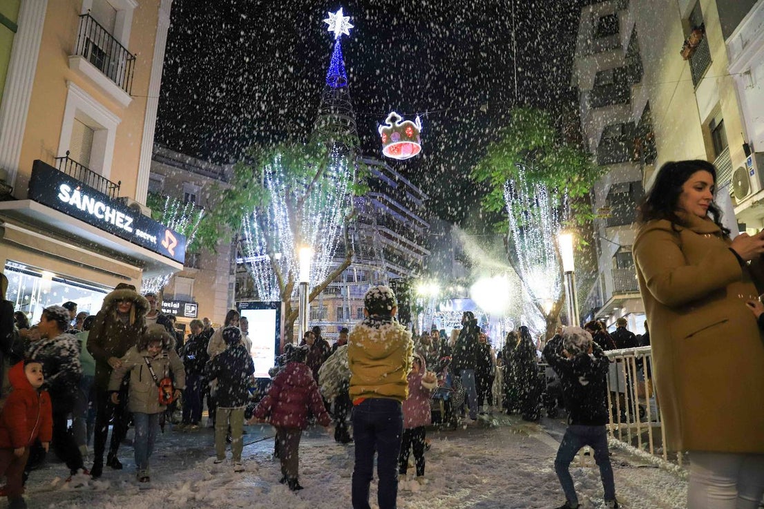 Carlos Sobera enciende la Navidad en Don Benito. 