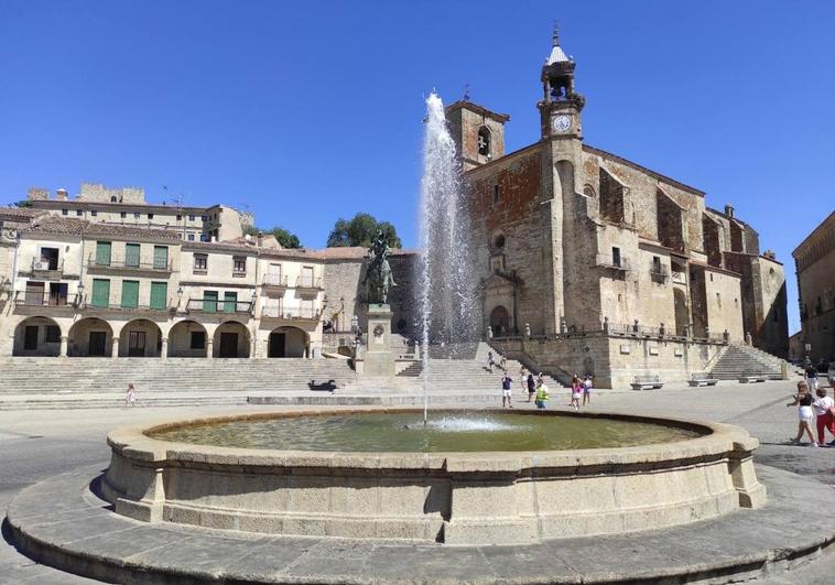 La hoguera de San Juan estará inspirada en la plaza Mayor de Trujillo