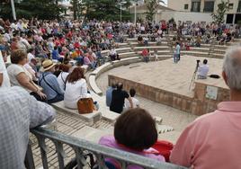Alrededor de 300 personas han participado en esta primera asamblea.