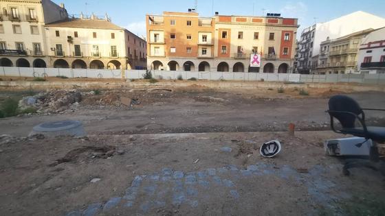 El proyecto de la plaza de España se modificará añadiendo árboles y reubicando la fuente