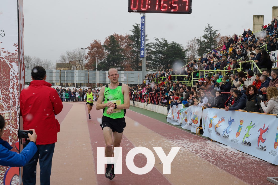 Diversión en la Sansilvestre Dombenitense para despedir el 2023