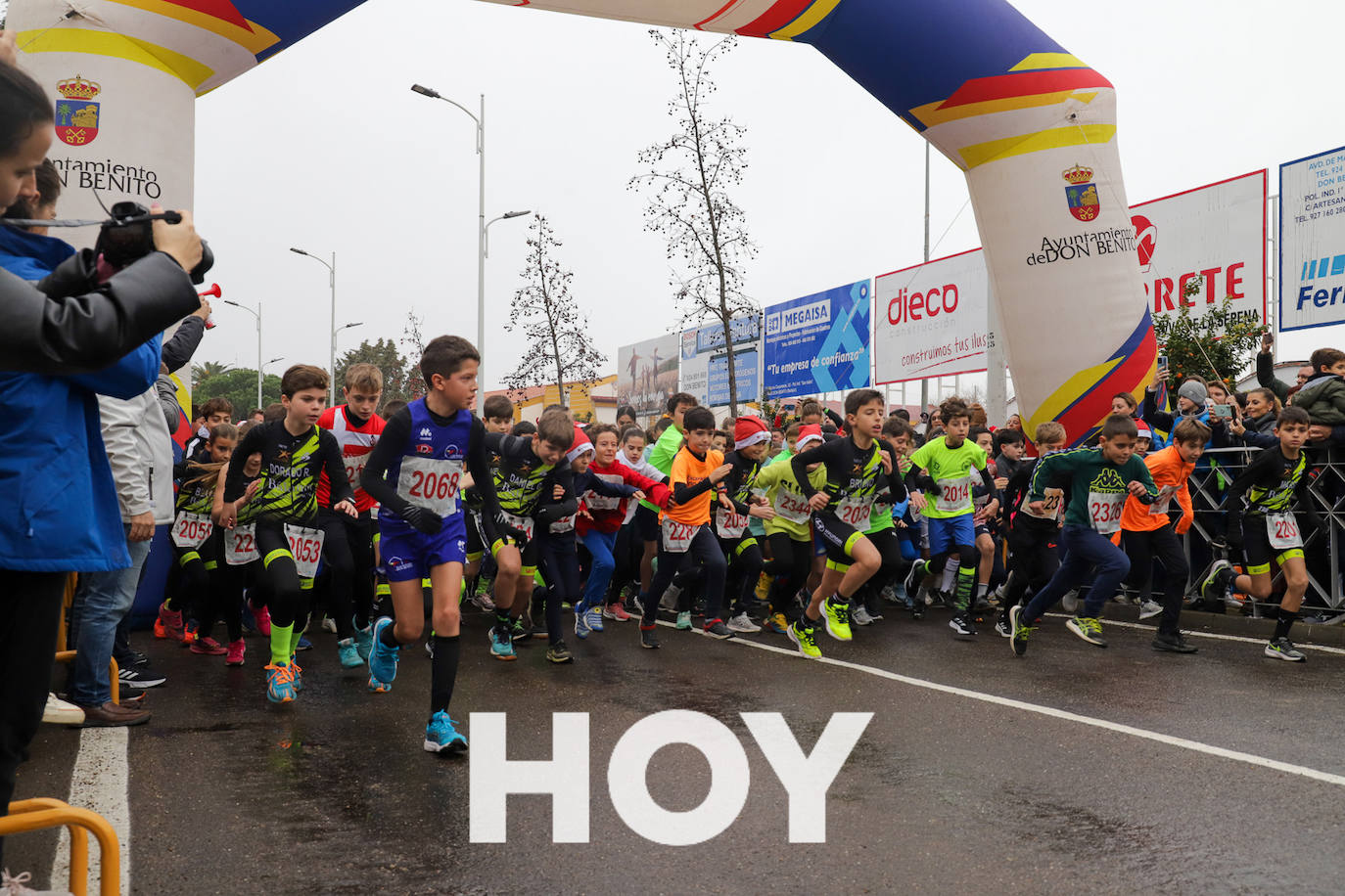 Los más pequeños disfrutan de la Sansilvestre Dombenitense