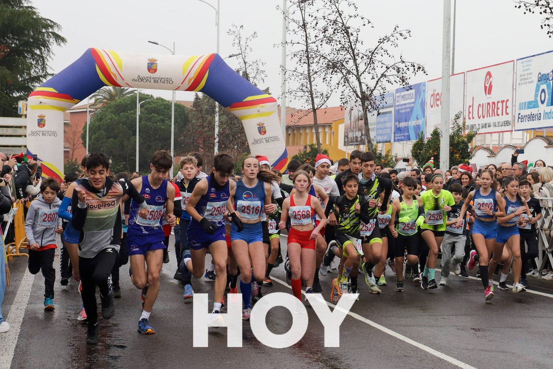 Los más pequeños disfrutan de la Sansilvestre Dombenitense
