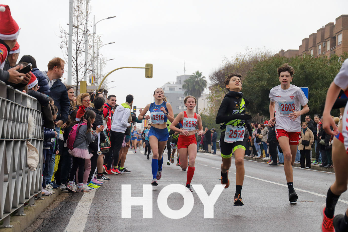 Los más pequeños disfrutan de la Sansilvestre Dombenitense