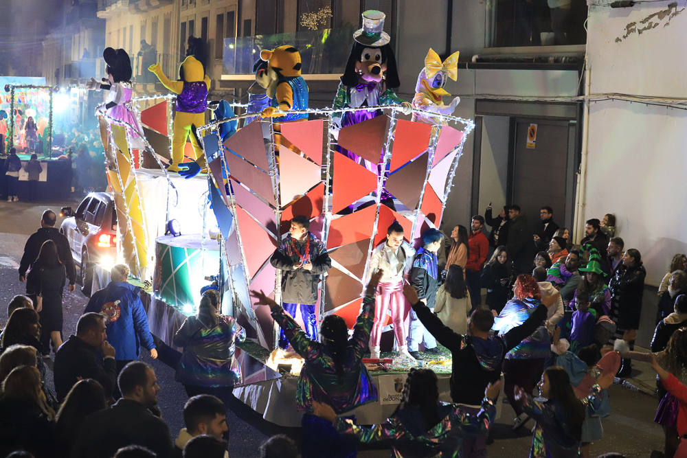  Un total de 21 carrozas formaron la cabalgata en Don Benito. 