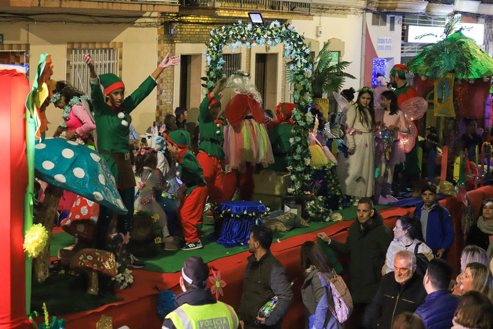  Un total de 21 carrozas formaron la cabalgata en Don Benito. 