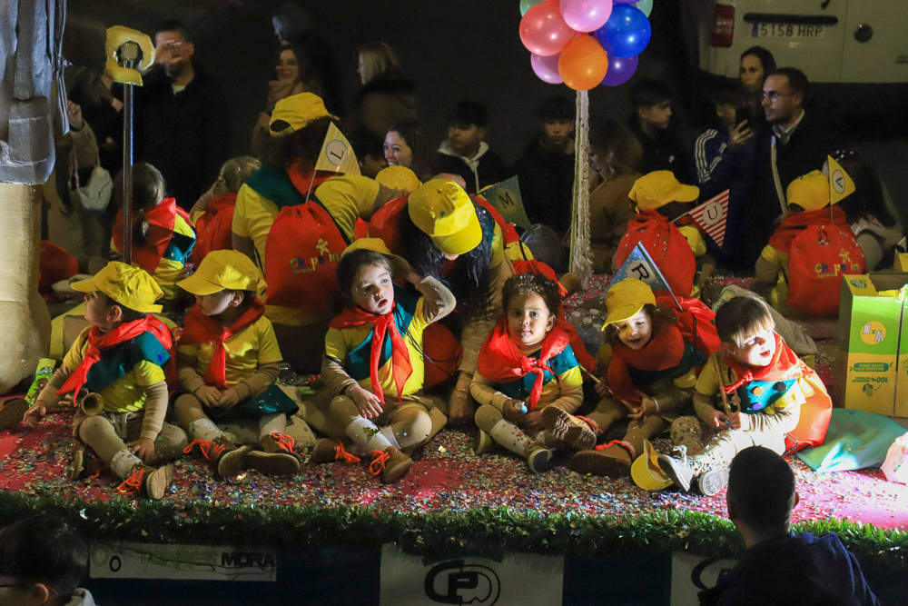  Un total de 21 carrozas formaron la cabalgata en Don Benito. 