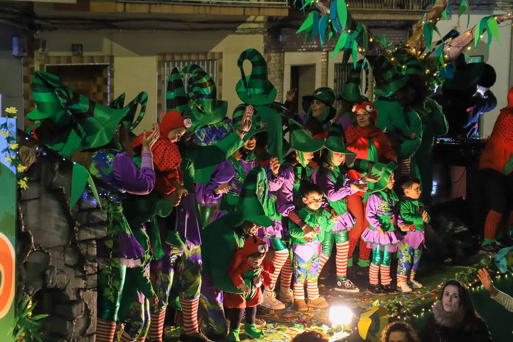  Un total de 21 carrozas formaron la cabalgata en Don Benito. 