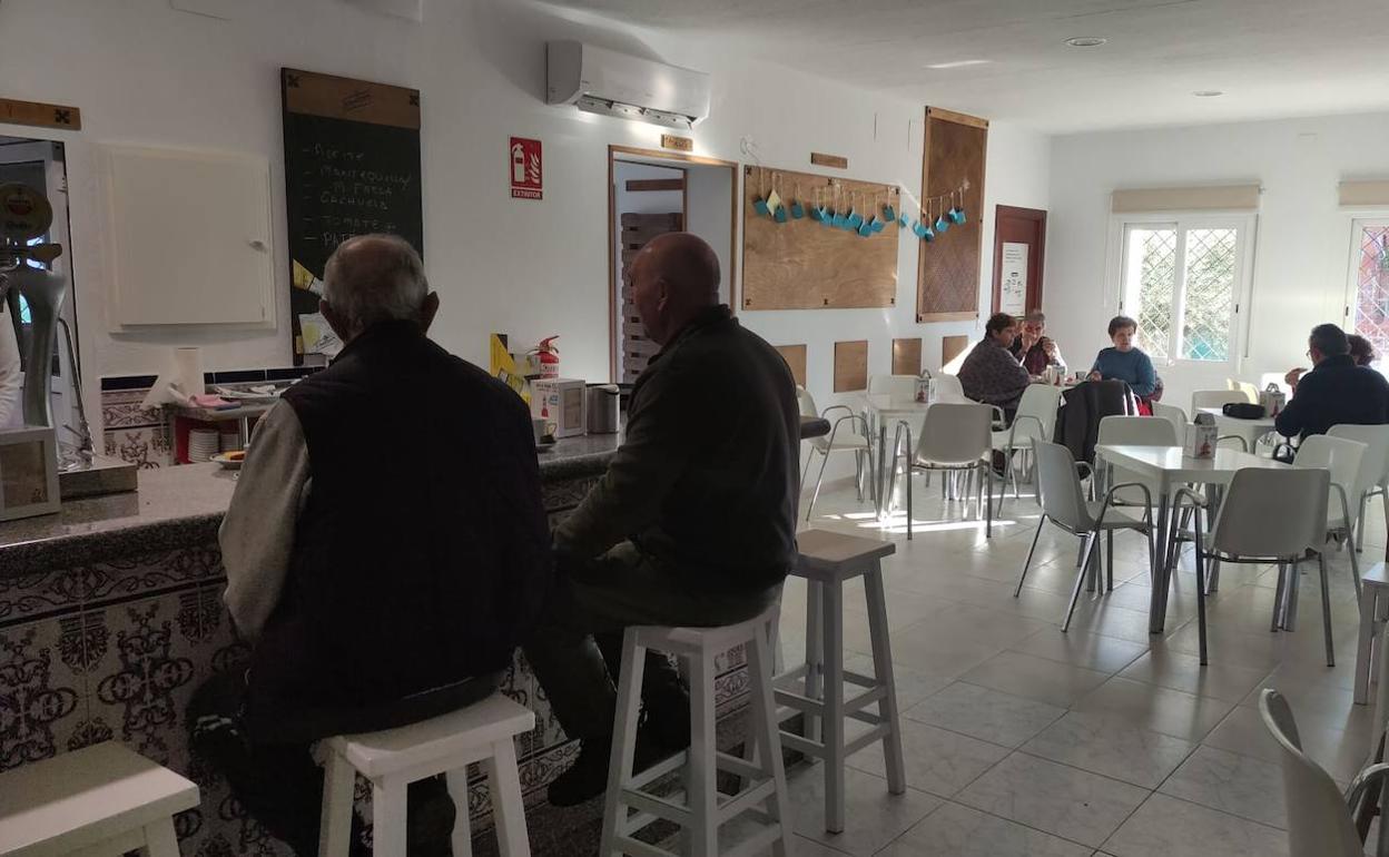 Reabre el bar del Hogar de Mayores de Vivares