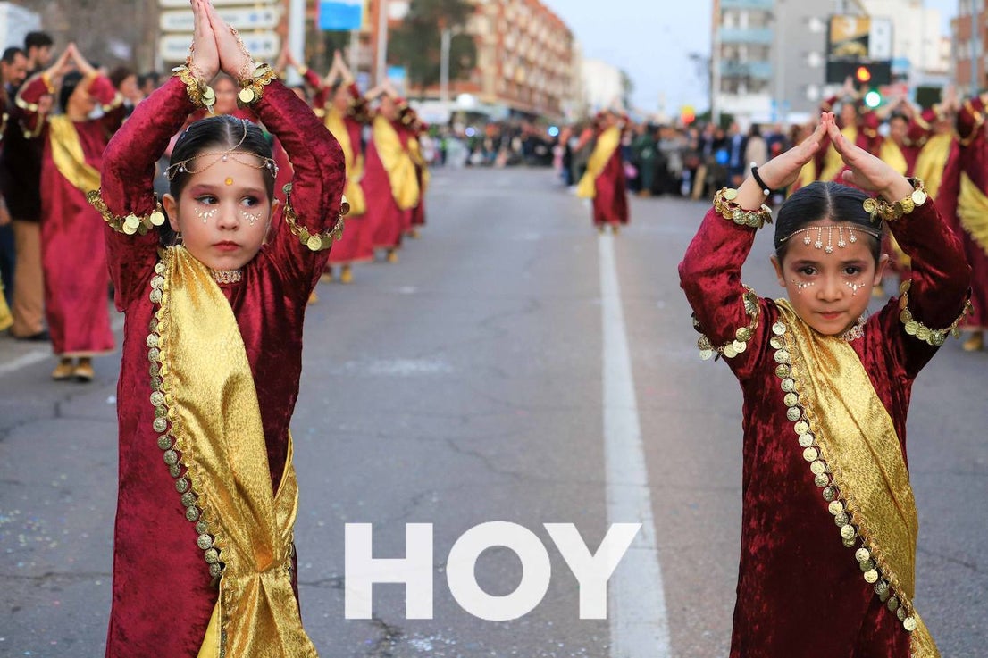 El desfile de este sábado contó con quince agrupaciones con un alto nivel. 