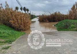 Cortado al tráfico por inundación el camino del Arroyo del Campo