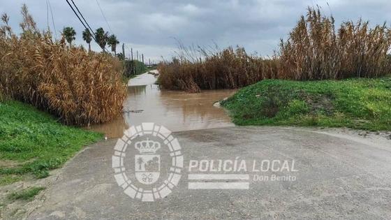 Cortado al tráfico por inundación el camino del Arroyo del Campo
