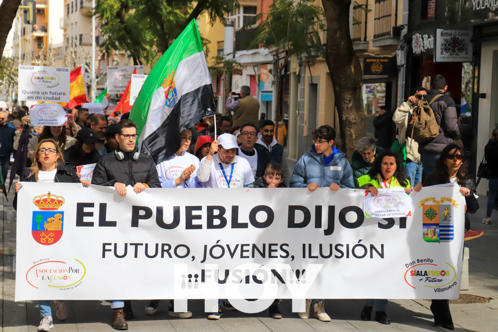 La manifestación a favor de la unión Don Benito-Villanueva, en imágenes