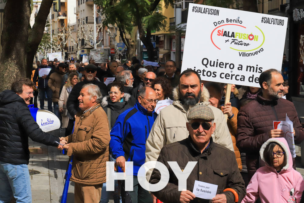 La manifestación a favor de la unión Don Benito-Villanueva, en imágenes