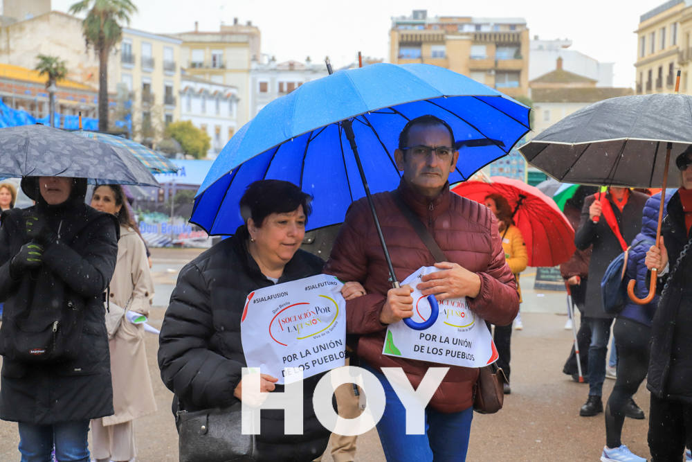 La manifestación a favor de la unión Don Benito-Villanueva, en imágenes