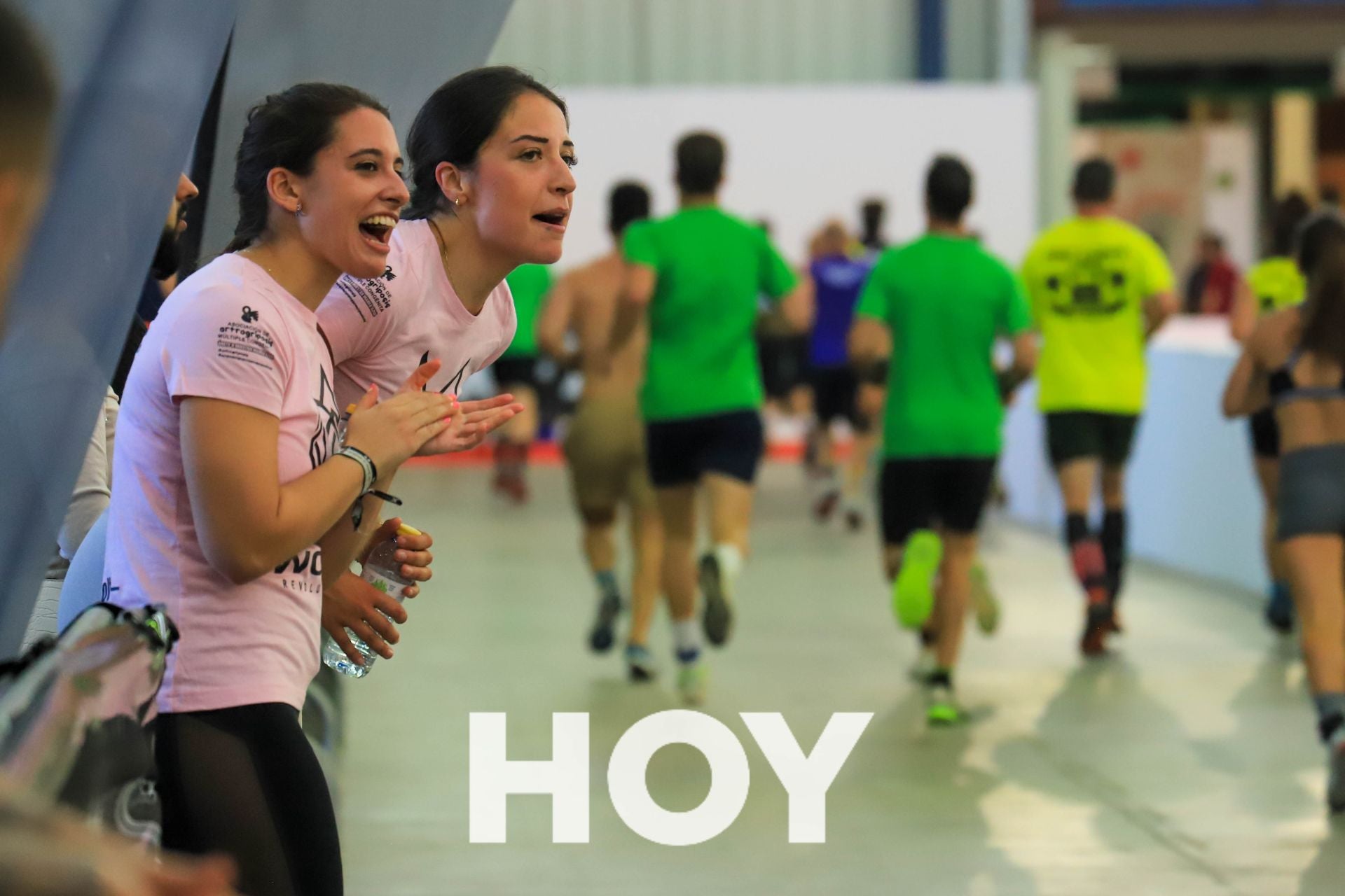 Decenas de deportistas sacan músculo en el XFit Race 2024