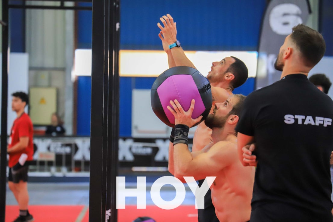 Decenas de deportistas sacan músculo en el XFit Race 2024