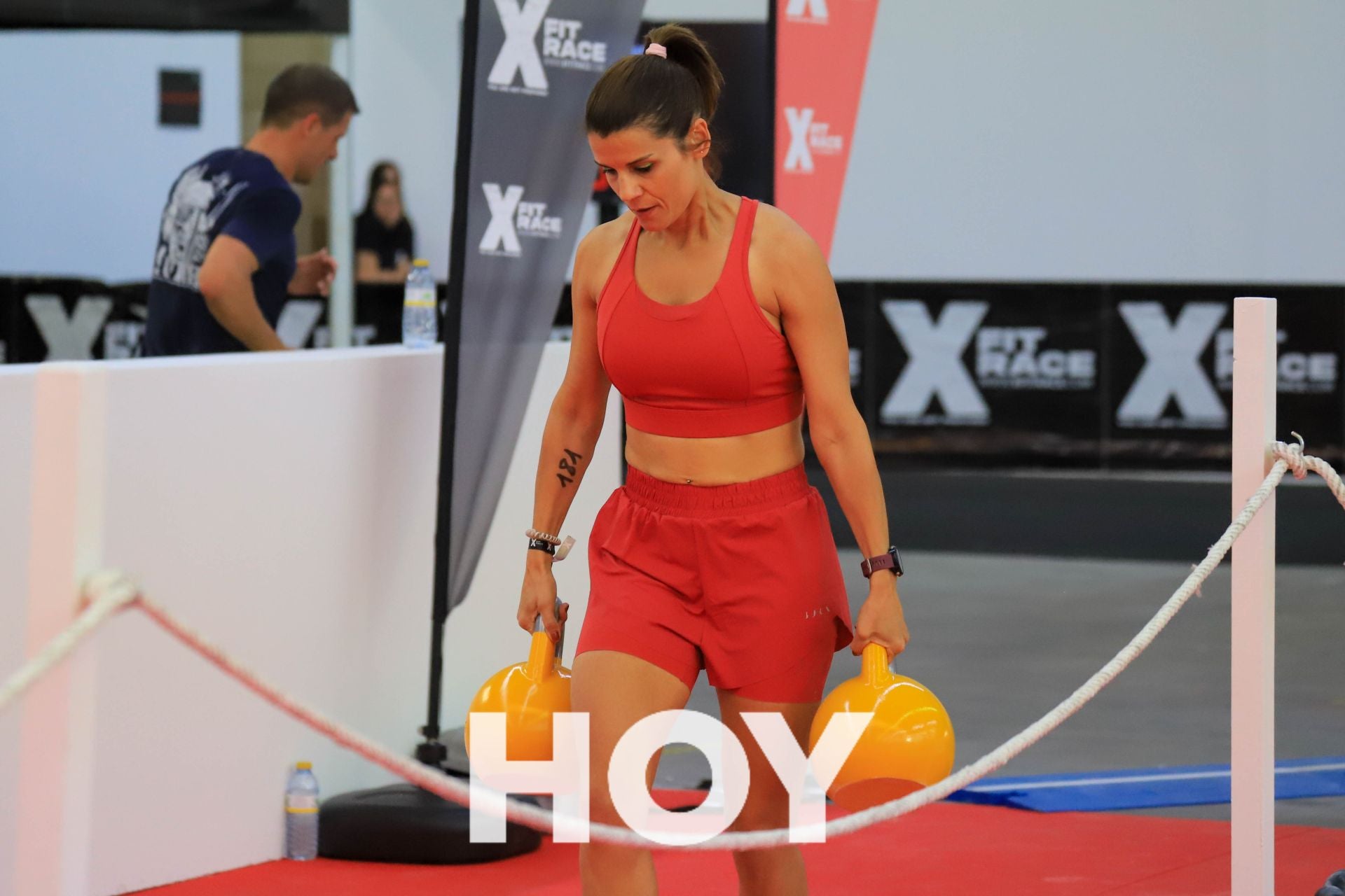 Decenas de deportistas sacan músculo en el XFit Race 2024