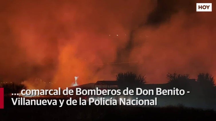 Aparatoso incendio en las proximidades de la carretera Don Benito - Villanueva