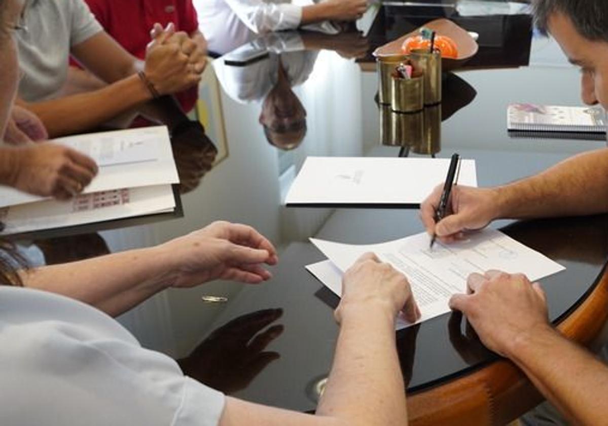 El Ayuntamiento tacha de «perversas» las recientes críticas del PSOE