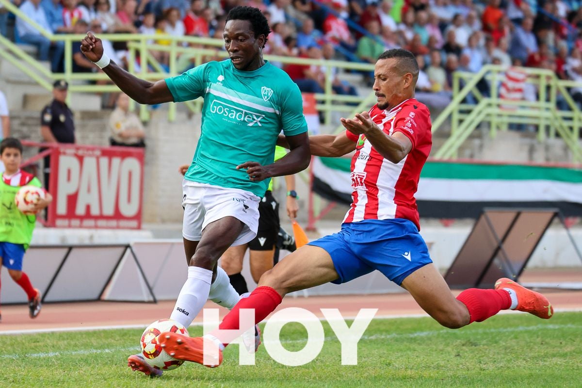 El derbi de las Vegas Altas quedó sin dueño