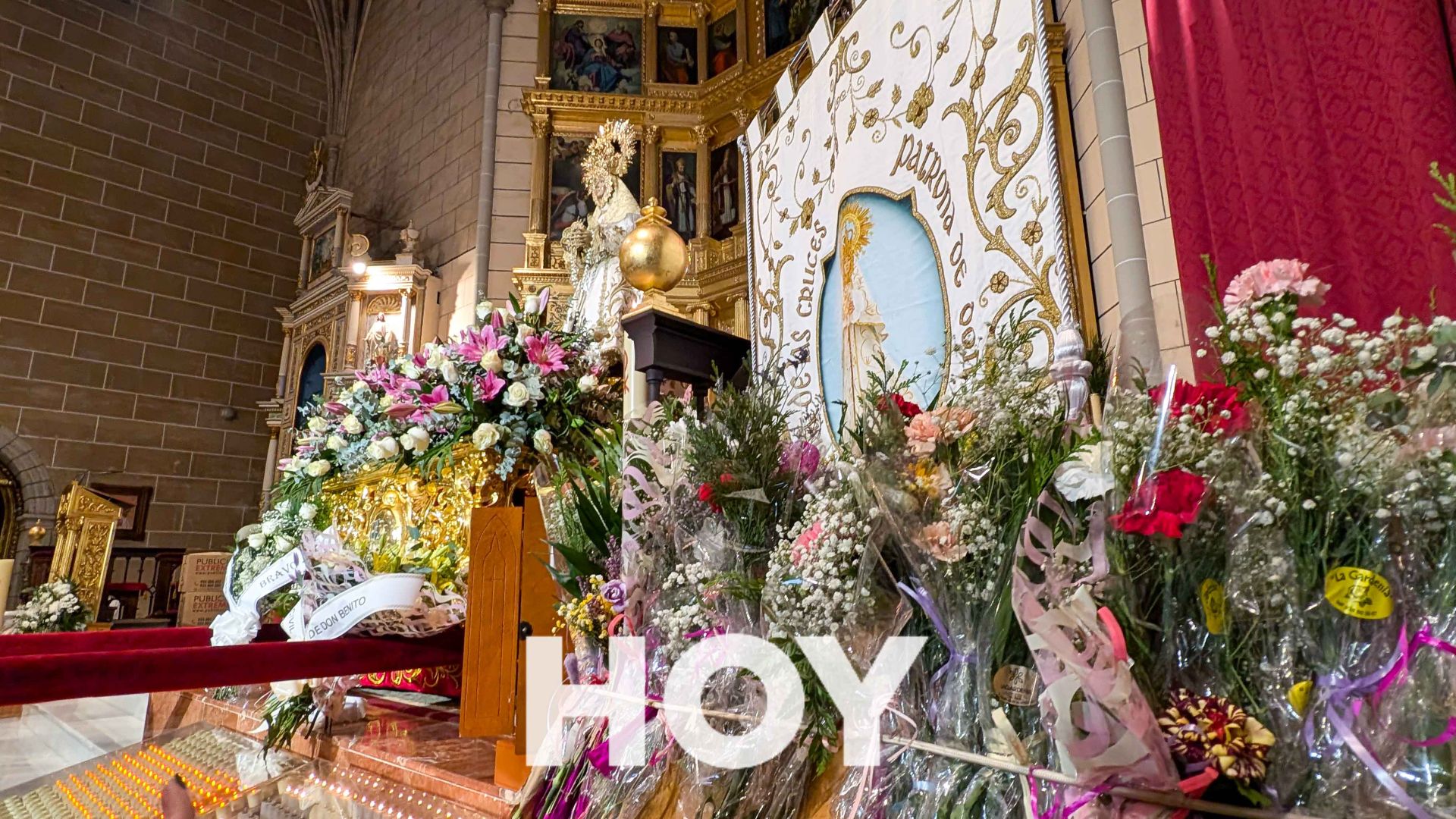 Ofrenda floral y despedida a la Virgen de las Cruces