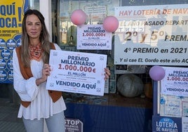 Pilar Horrillo es la lotera de la administración de lotería de avenida Alonso Martín.