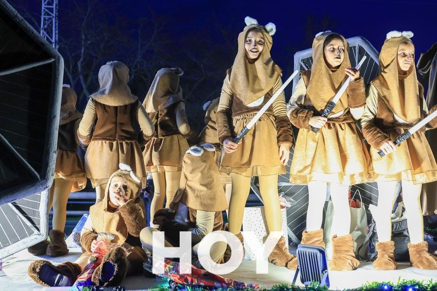 Imágenes de la animada cabalgata de Reyes en Don Benito