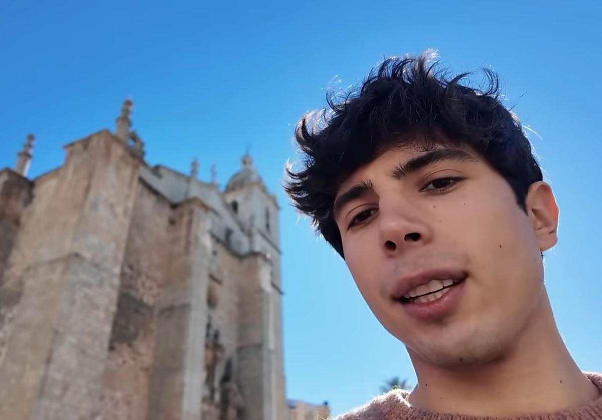 Carlos Peguer enseña su Don Benito natal a sus miles de seguidores