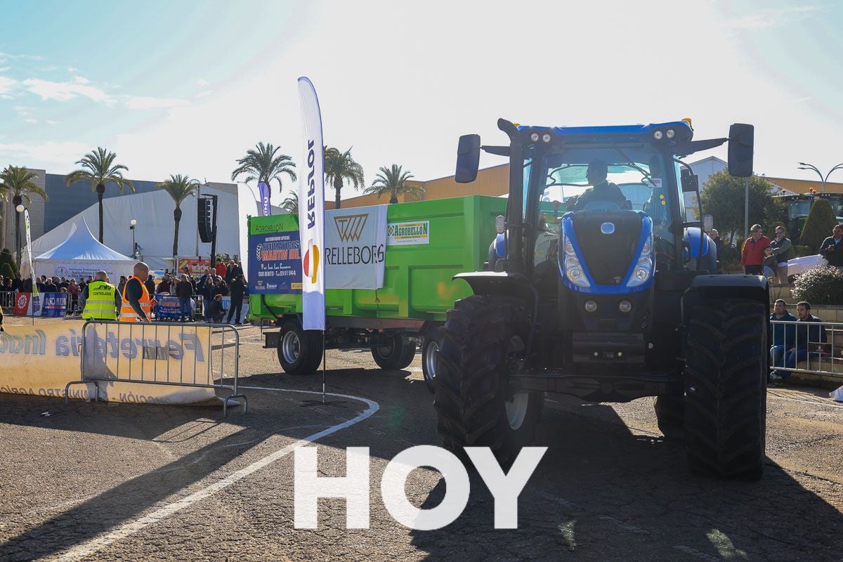 Imágenes: Concurso de Maniobrabilidad con tractor en Agroexpo