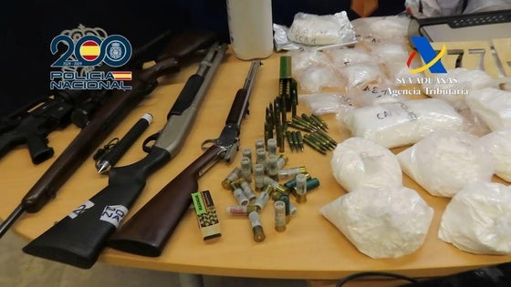 La Policía Nacional intervino 7 kilos de cocaína, 112.000 euros, 20 vehículos y cuatro armas
