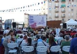 Rebeca Stones destaca en el cierre de la Feria del Libro y las Flores