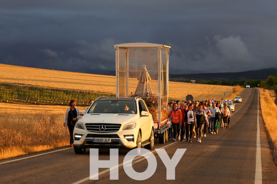La llegada de la Virgen de las Cruces da inicio a 'La Velá'