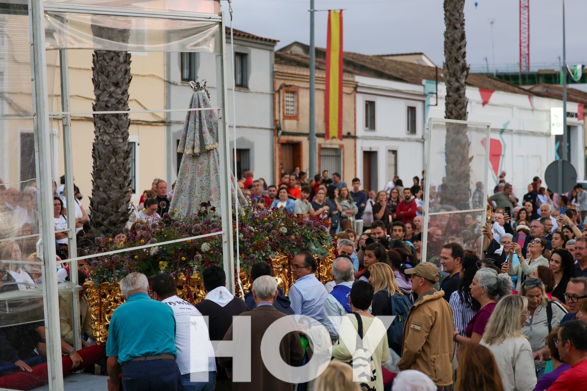 La llegada de la Virgen de las Cruces da inicio a 'La Velá'