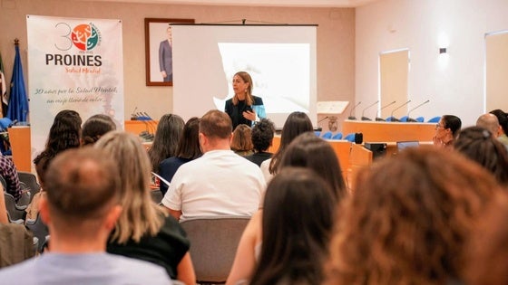 Medio centenar de profesionales se forman en la prevención del suicidio