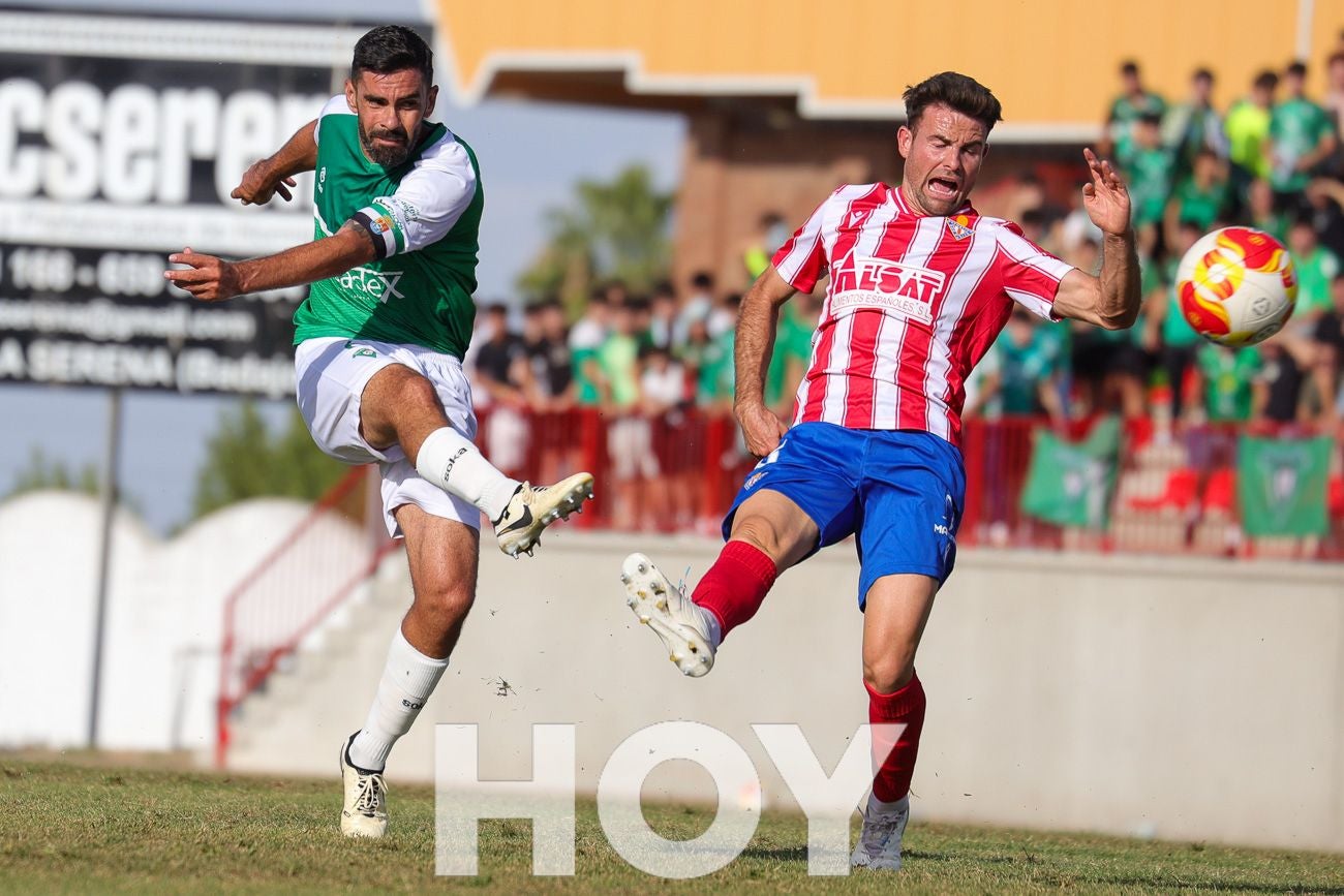 FOTOGRAFÍAS: El Don Benito se lleva el derbi contra el Villanovense