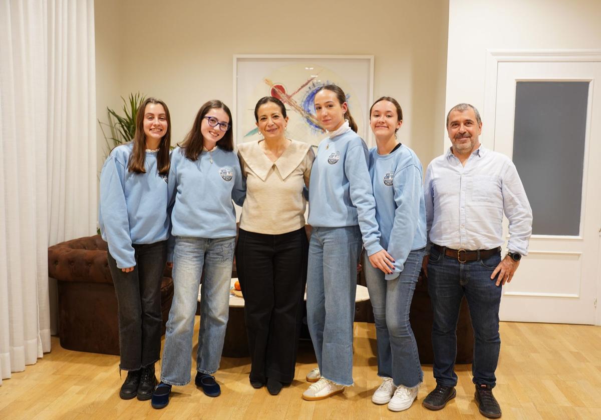 Premio educativo para alumnas del IES Donoso Cortés por un sistema detector de riadas