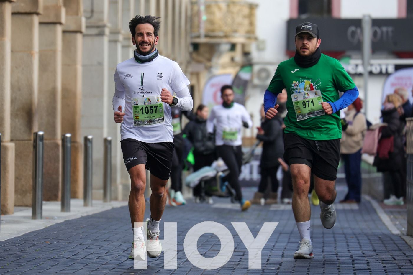 Gran ambiente de atletismo en las calles de Don Benito