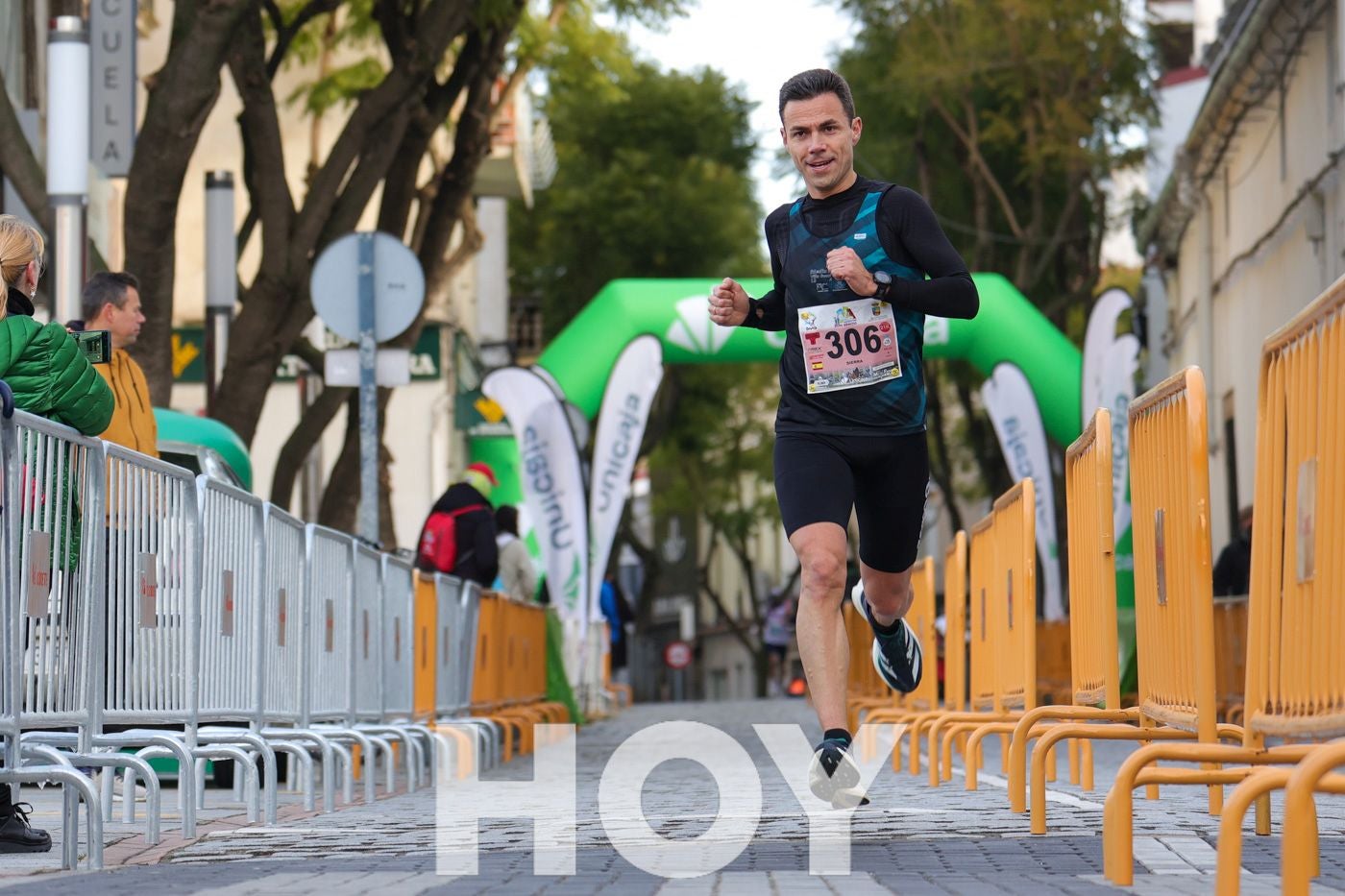 Gran ambiente de atletismo en las calles de Don Benito