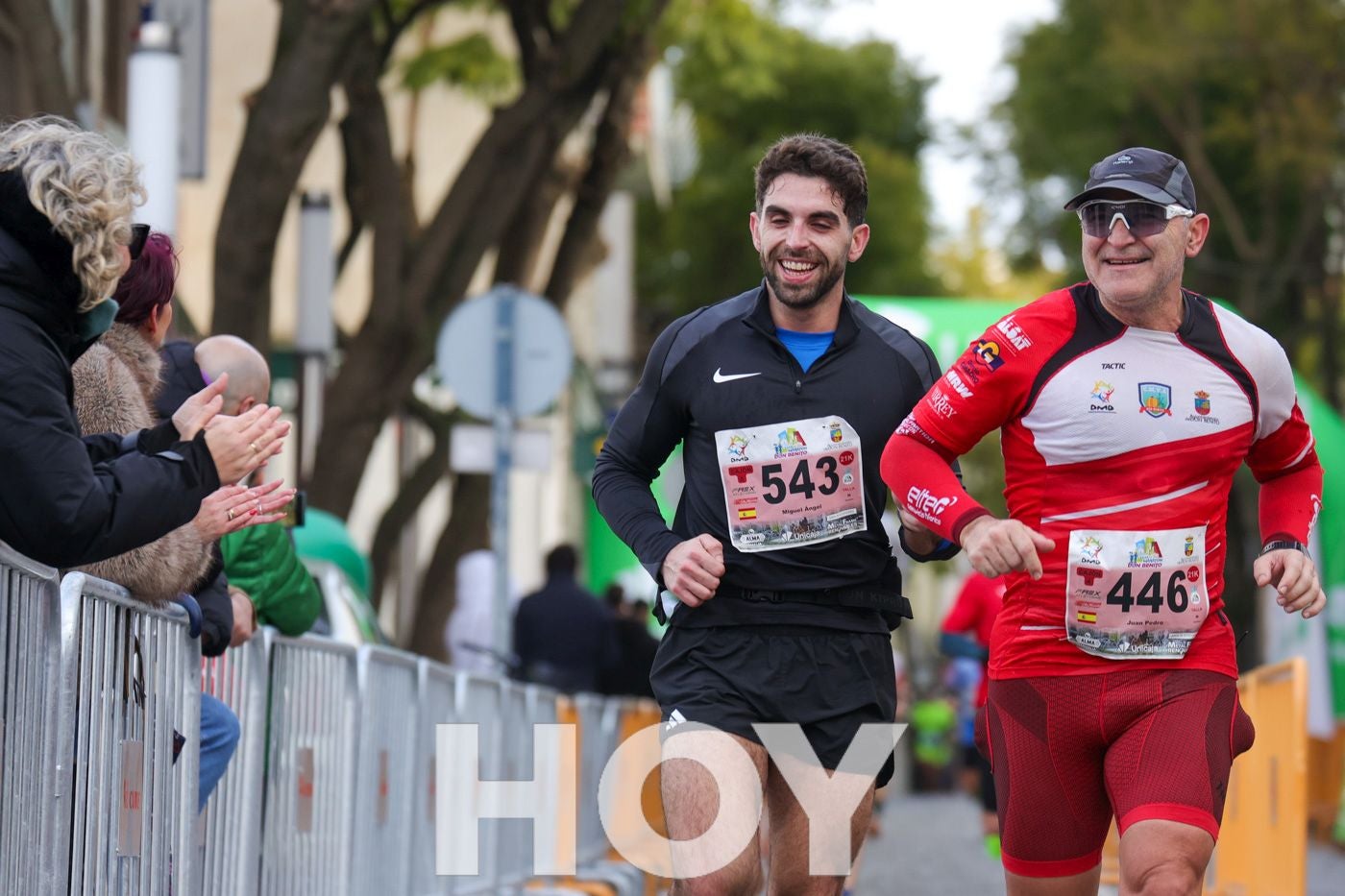 Gran ambiente de atletismo en las calles de Don Benito