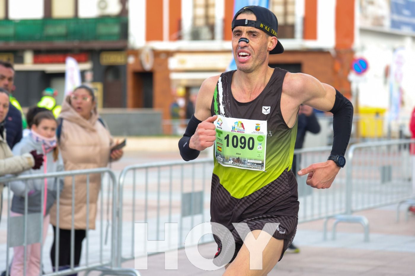 Gran ambiente de atletismo en las calles de Don Benito