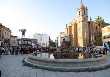 La plaza fue inaugurada en junio de 2025.