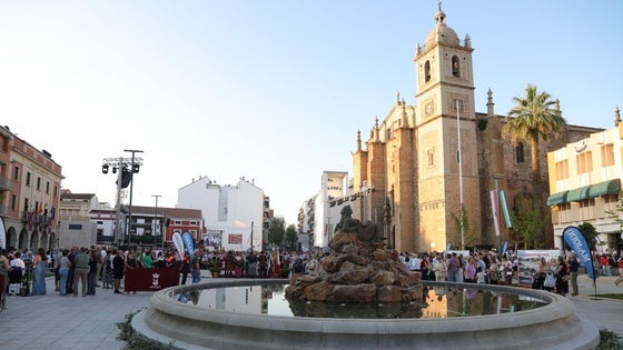 La adjudicataria no resuelve las deficiencias en la plaza de España
