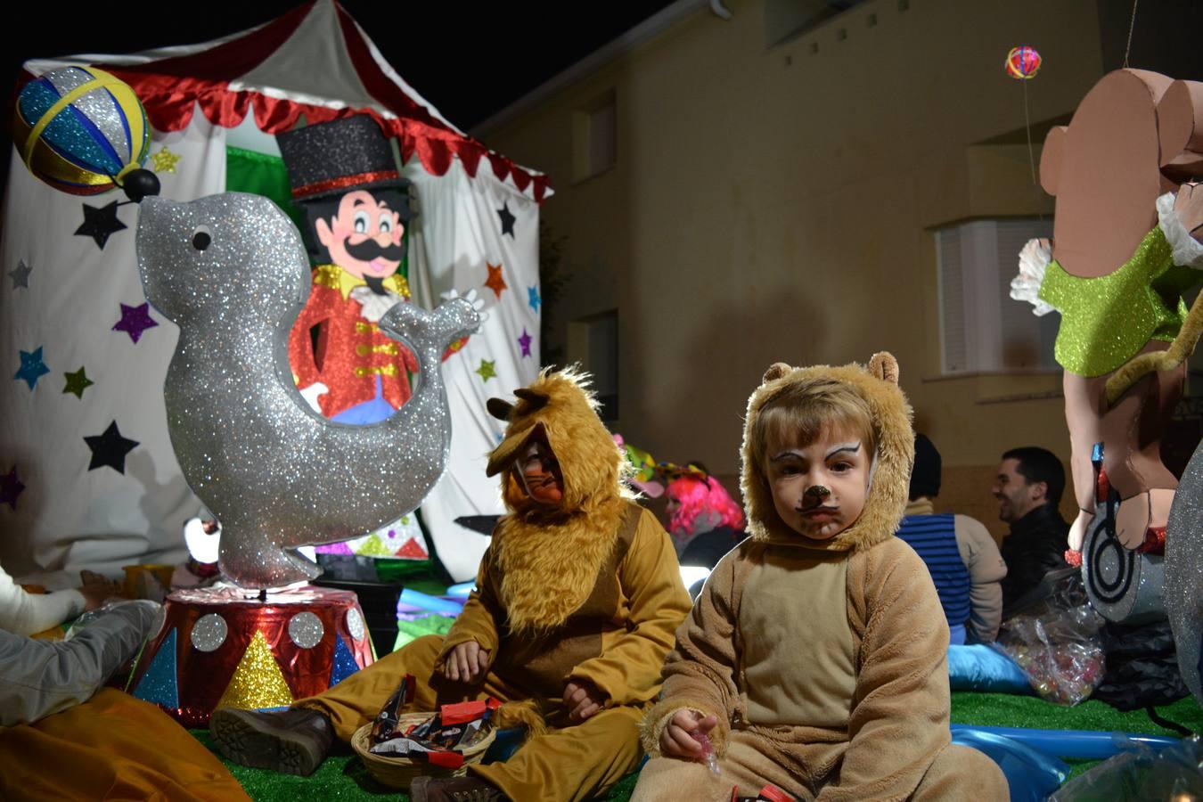 Imágenes de las carrozas que acompañaban a SSMM los Reyes Magos de Oriente, junto a los niños y jóvenes de Fregenal. 