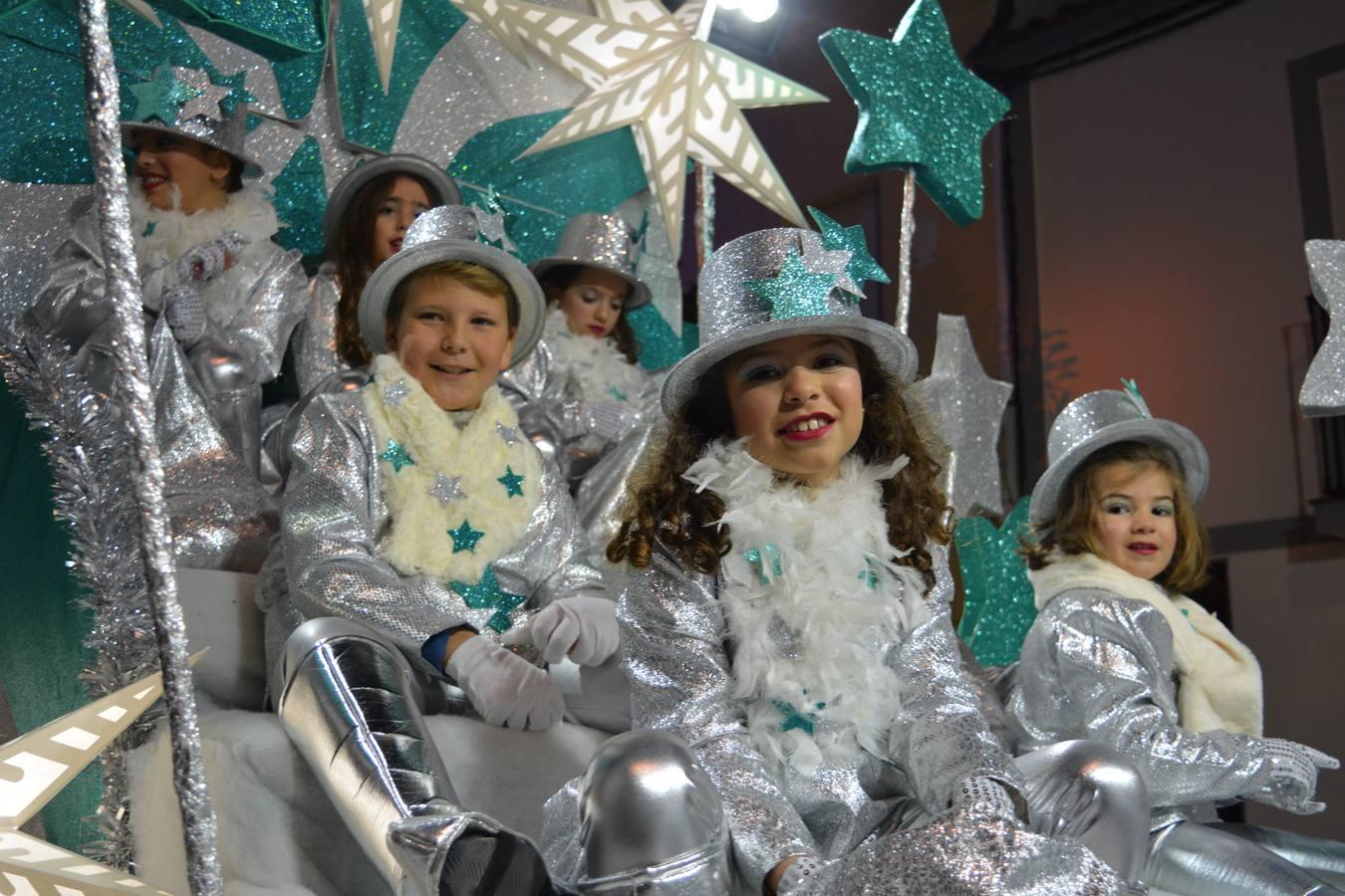 Imágenes de las carrozas que acompañaban a SSMM los Reyes Magos de Oriente, junto a los niños y jóvenes de Fregenal. 