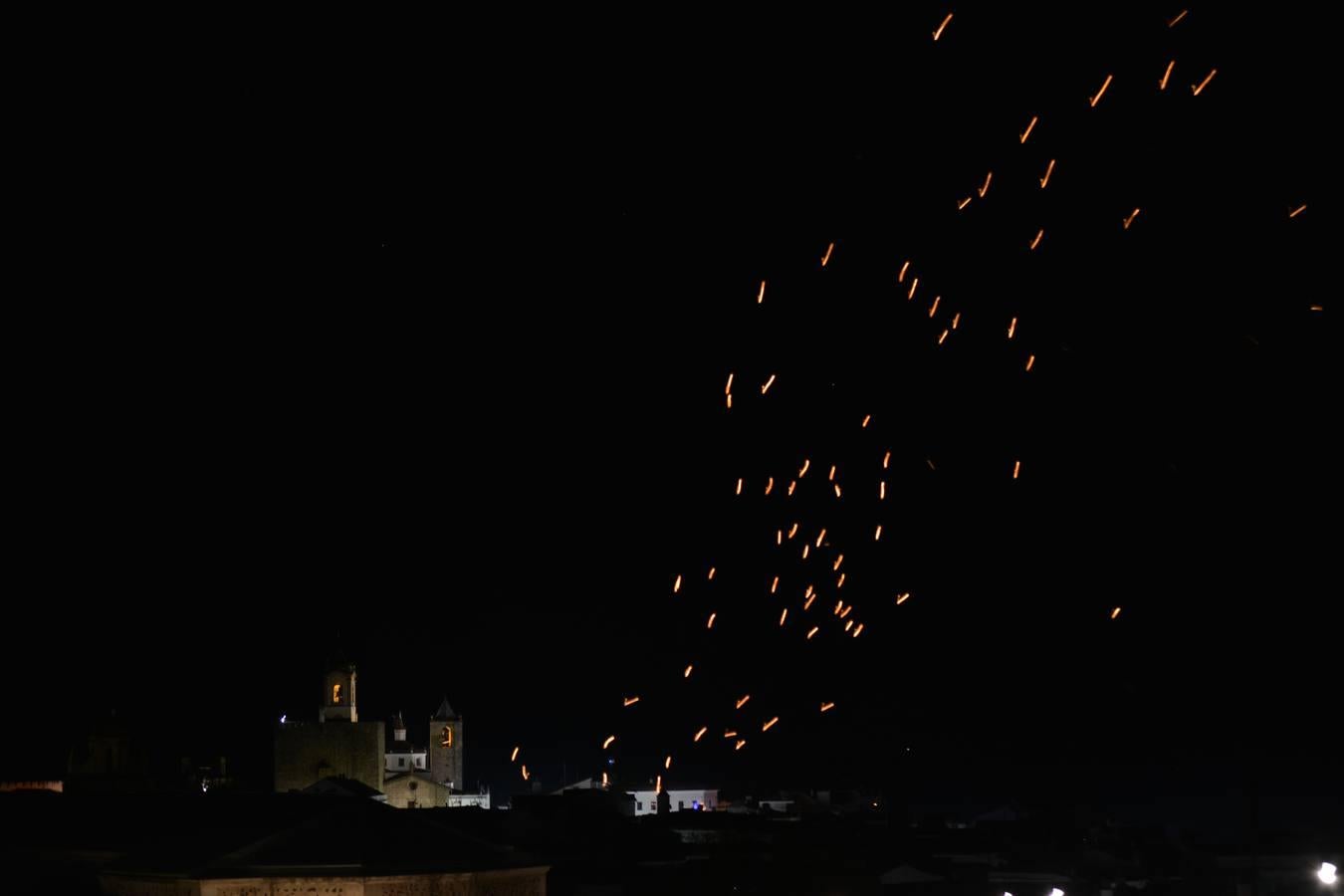 Imágenes de las carrozas que acompañaban a SSMM los Reyes Magos de Oriente, junto a los niños y jóvenes de Fregenal. 