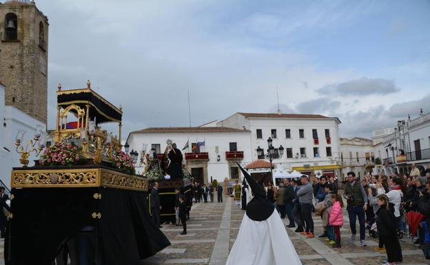 El Paseo asiste al encuentro. 