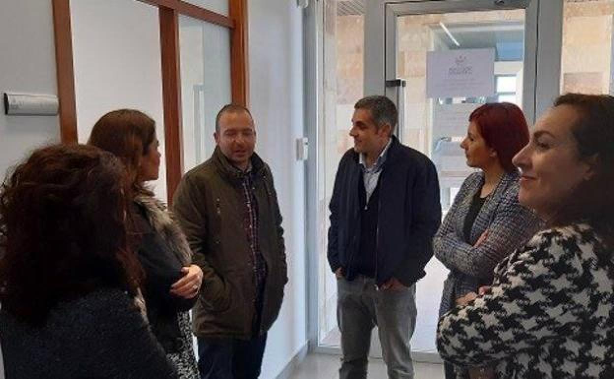 El diputado Concertación y Participación Territorial de Diputación visita CID de Fregenal